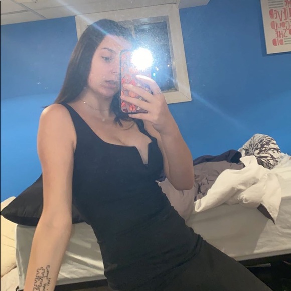 Meet your Posher, Ashlin - Picture 1 of 3